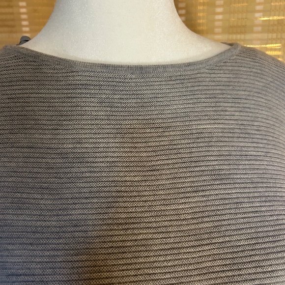 Gray sweater dress NWT size XS - Picture 3 of 4